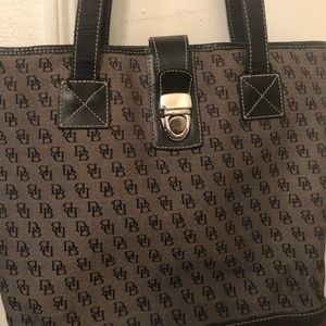 Dooney &Bourke purse